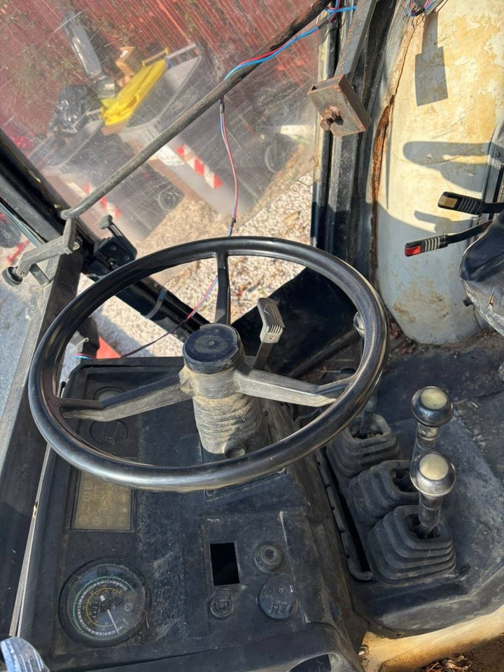 Lamborghini 600 V DT - Traktor: das Bild 5 Lamborghini 600 V DT - Traktor: das Bild 5