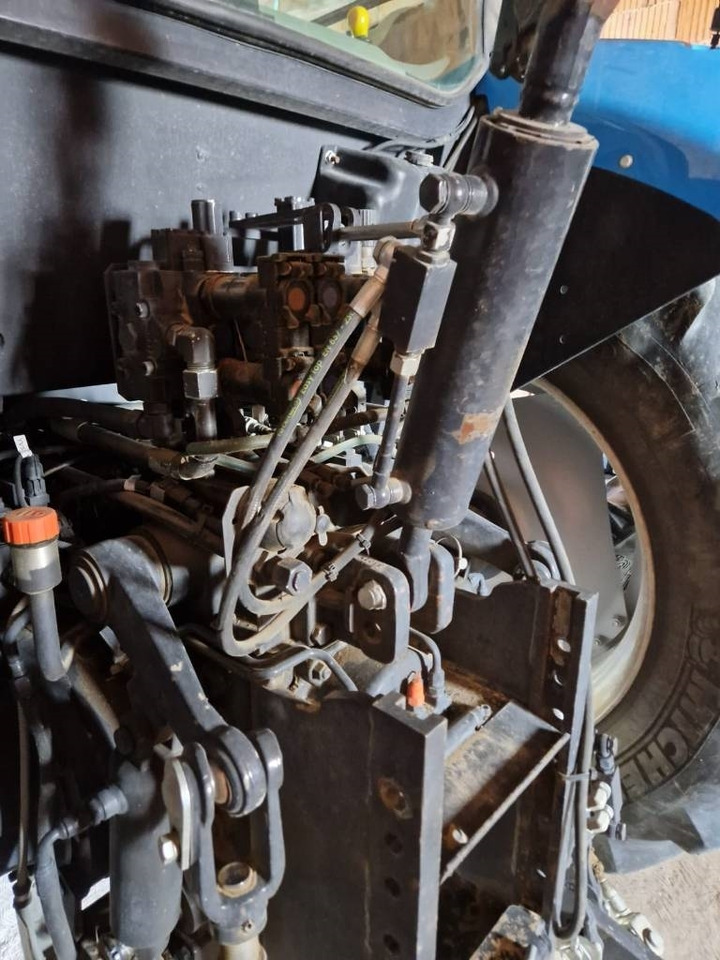 Landini 6-130 C STD - Traktor: das Bild 2 Landini 6-130 C STD - Traktor: das Bild 2