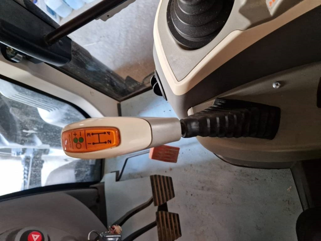 Landini 6-130 C STD - Traktor: das Bild 4 Landini 6-130 C STD - Traktor: das Bild 4