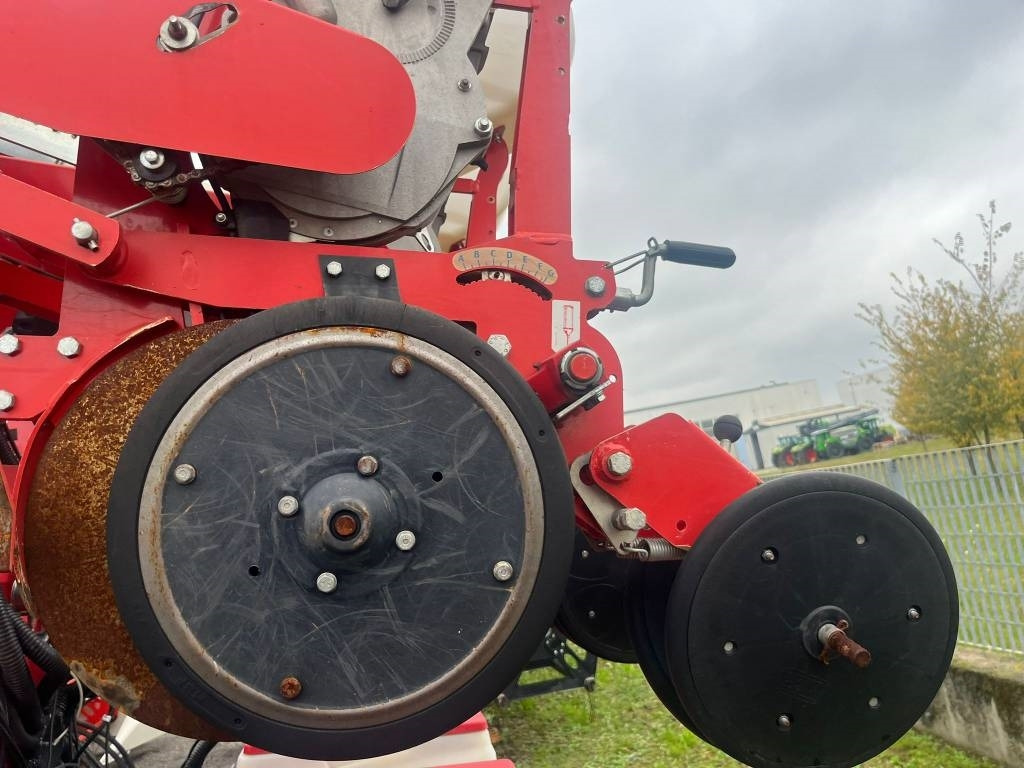 Mascar M 12 - Einzelkornsämaschine: das Bild 4 Mascar M 12 - Einzelkornsämaschine: das Bild 4