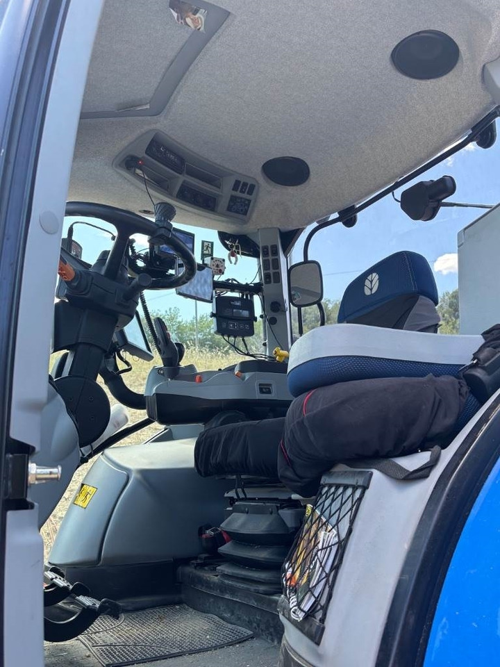 New Holland T6.165 - Traktor: das Bild 4 New Holland T6.165 - Traktor: das Bild 4