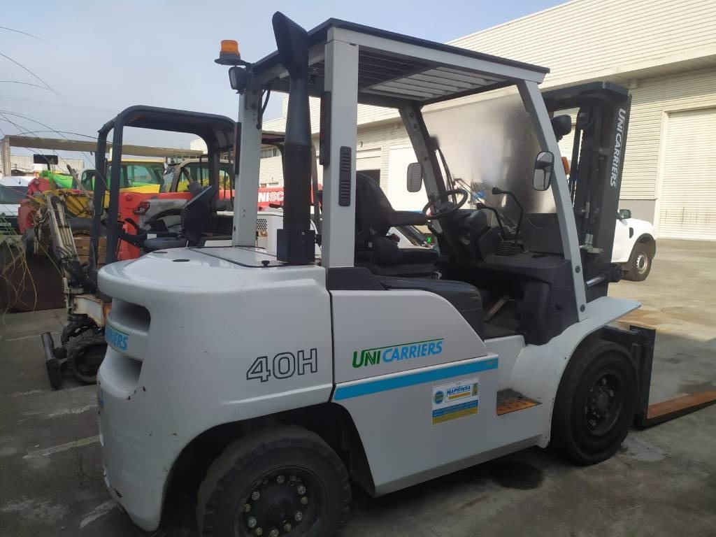 UniCarriers D1F4A40Q - Seitenstapler: das Bild 2 UniCarriers D1F4A40Q - Seitenstapler: das Bild 2