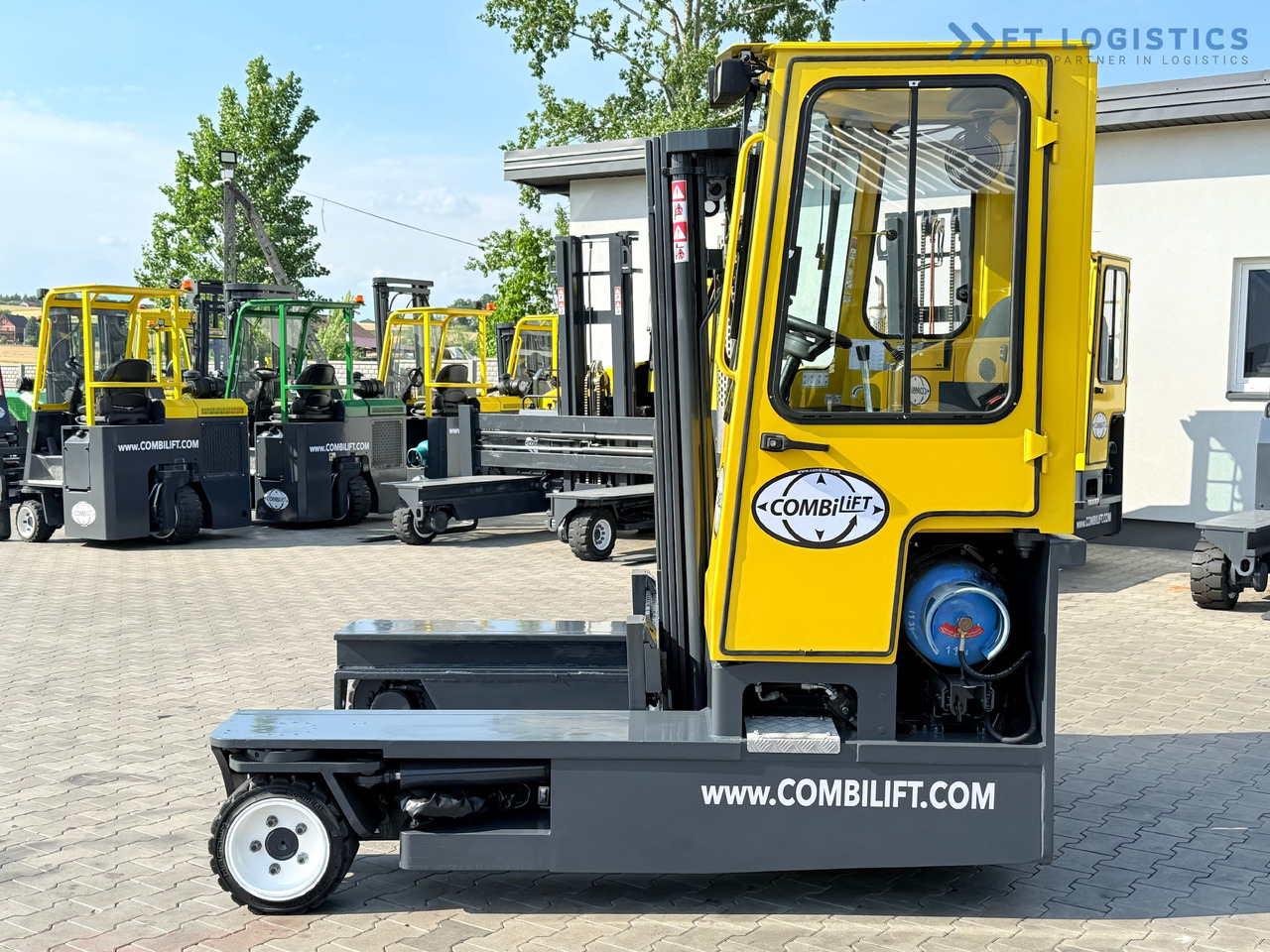 COMBILIFT C3000 / GAS / TRIPLEX - 4900MM / ONLY 1537 HOURS / FORK POSITIONER / CABIN / LIKE NEW - Vierwegstapler: das Bild 3 COMBILIFT C3000 / GAS / TRIPLEX - 4900MM / ONLY 1537 HOURS / FORK POSITIONER / CABIN / LIKE NEW - Vierwegstapler: das Bild 3