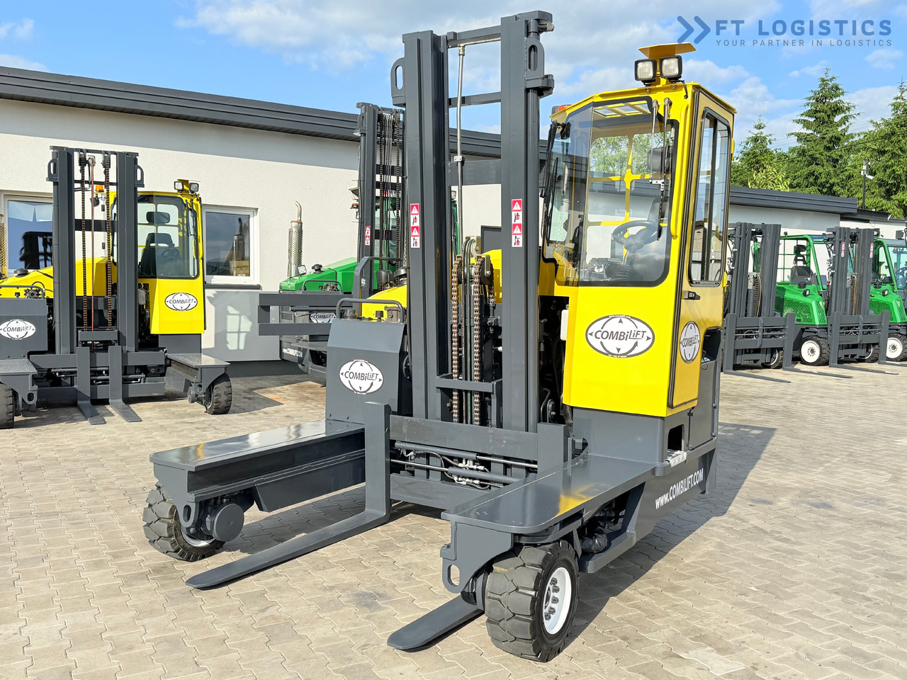 COMBILIFT C4000 / DIESEL / DUPLEX - 4100MM / FORK POSITIONER / ONLY 2951 MTH / LIKE NEW - Vierwegstapler: das Bild 2 COMBILIFT C4000 / DIESEL / DUPLEX - 4100MM / FORK POSITIONER / ONLY 2951 MTH / LIKE NEW - Vierwegstapler: das Bild 2