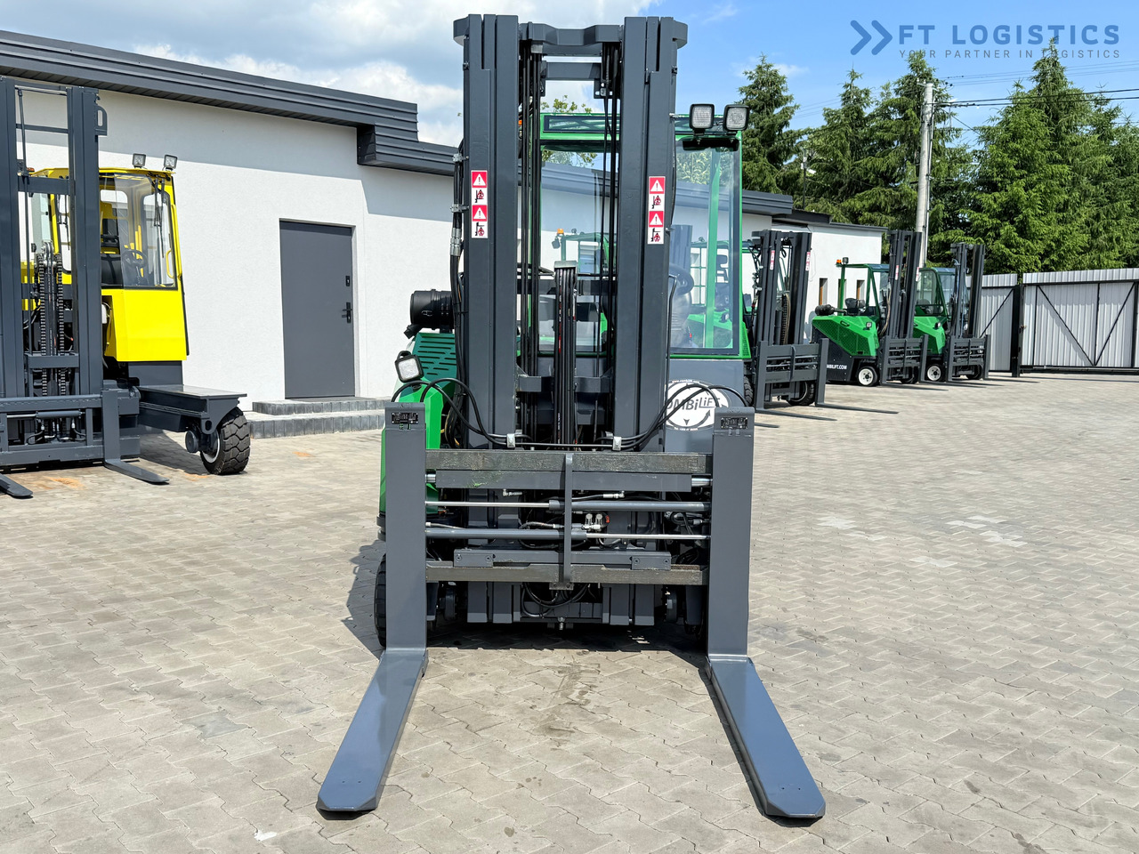 COMBILIFT CB2500 / DIESEL / EXTENDABLE FORKS / TRIPLEX / 5500MM / FREE LIFT / SIDE SHIFT / FORK POSITIONER / LIKE NEW - Vierwegstapler: das Bild 4 COMBILIFT CB2500 / DIESEL / EXTENDABLE FORKS / TRIPLEX / 5500MM / FREE LIFT / SIDE SHIFT / FORK POSITIONER / LIKE NEW - Vierwegstapler: das Bild 4