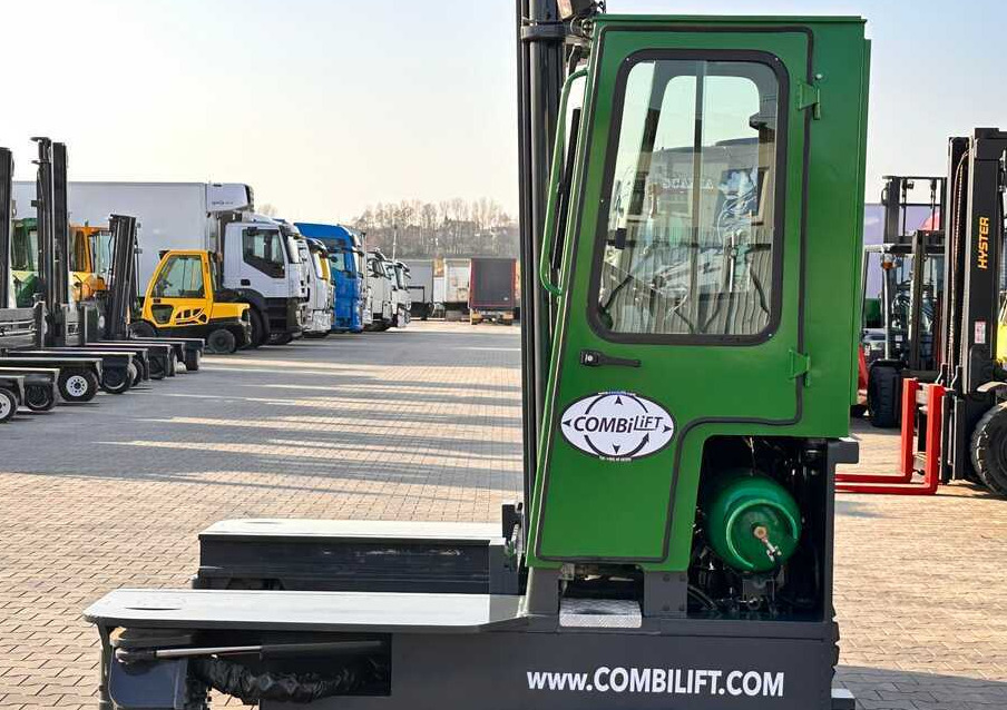 Combilift C3000 / DUPLEX / 4100MM / LPG / FREE LIFT / LIKE NEW - Vierwegstapler: das Bild 2 Combilift C3000 / DUPLEX / 4100MM / LPG / FREE LIFT / LIKE NEW - Vierwegstapler: das Bild 2