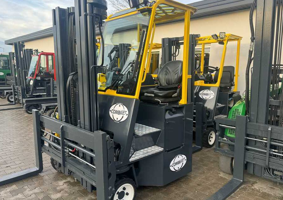 Combilift C3000CB -DIESEL- Only 6117 hours - Vierwegstapler: das Bild 1 Combilift C3000CB -DIESEL- Only 6117 hours - Vierwegstapler: das Bild 1