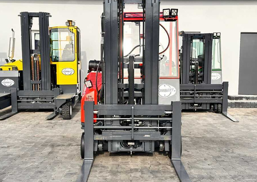 Combilift C3000CB / LPG / TRIPLEX / 5500MM / FREE LIFT / SIDE SHIFT + FORK POSITIONER / LIKE NEW - Vierwegstapler: das Bild 3 Combilift C3000CB / LPG / TRIPLEX / 5500MM / FREE LIFT / SIDE SHIFT + FORK POSITIONER / LIKE NEW - Vierwegstapler: das Bild 3