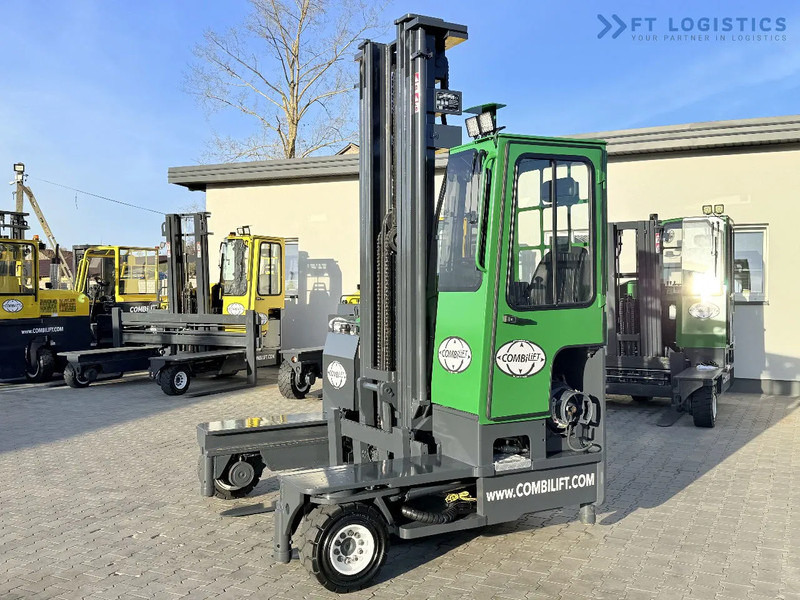 Combilift C4000 / GAS / TRIPLEX - 6900MM / FREE-LIFT / FULL CABIN C4000 / GAS / TRIPLEX - 6900MM / FREE-LIFT / FULL CABIN - Vierwegstapler: das Bild 3 Combilift C4000 / GAS / TRIPLEX - 6900MM / FREE-LIFT / FULL CABIN C4000 / GAS / TRIPLEX - 6900MM / FREE-LIFT / FULL CABIN - Vierwegstapler: das Bild 3