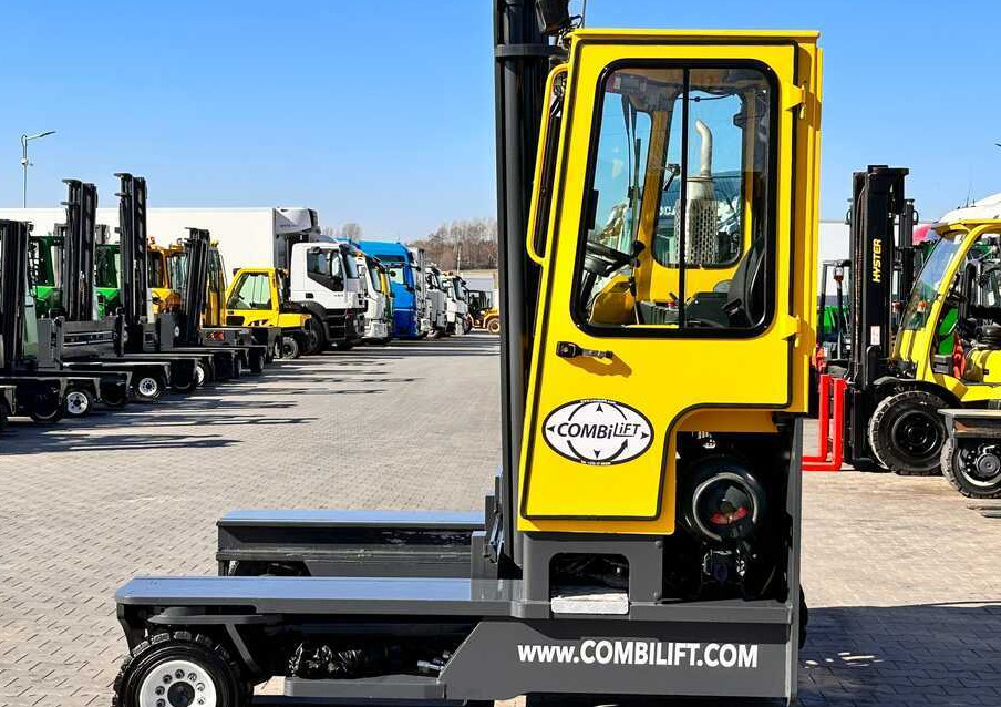 Combilift C4000 / LPG / DUPLEX / 4100MM / WEIGHT / FORK SIDE SHIFT / LIKE NEW - Vierwegstapler: das Bild 2 Combilift C4000 / LPG / DUPLEX / 4100MM / WEIGHT / FORK SIDE SHIFT / LIKE NEW - Vierwegstapler: das Bild 2