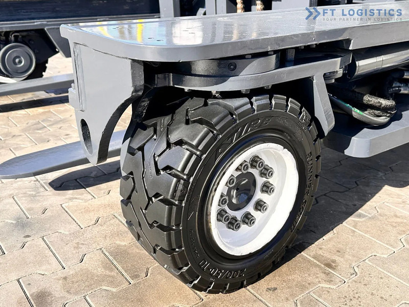 Combilift C4000 / LPG / DUPLEX / 4500MM / FREE LIFT / LIKE NEW C4000 / LPG / DUPLEX / 4500MM / FREE LIFT / LIKE NEW - Vierwegstapler: das Bild 4 Combilift C4000 / LPG / DUPLEX / 4500MM / FREE LIFT / LIKE NEW C4000 / LPG / DUPLEX / 4500MM / FREE LIFT / LIKE NEW - Vierwegstapler: das Bild 4