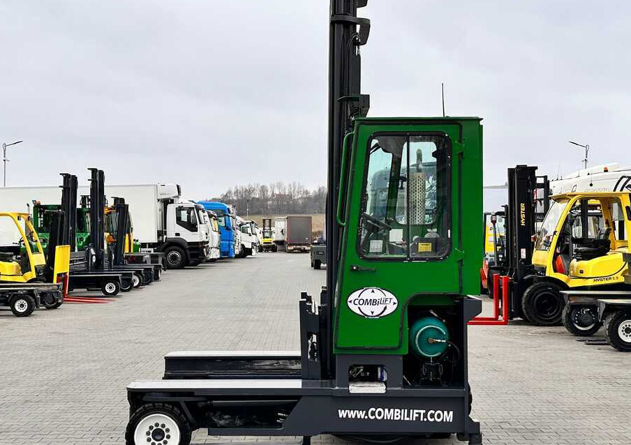 Combilift C4000 / LPG / DUPLEX / LIFTING HEIGHT 550CM / FREE LIFT / LIKE NEW - Vierwegstapler: das Bild 2 Combilift C4000 / LPG / DUPLEX / LIFTING HEIGHT 550CM / FREE LIFT / LIKE NEW - Vierwegstapler: das Bild 2
