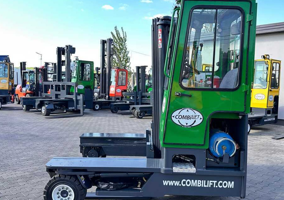 Combilift C4000 / TRIPLEX / 4900MM / GAS / FREE LIFT / FORK SIDE SHIFT / LIKE NEW - Vierwegstapler: das Bild 2 Combilift C4000 / TRIPLEX / 4900MM / GAS / FREE LIFT / FORK SIDE SHIFT / LIKE NEW - Vierwegstapler: das Bild 2