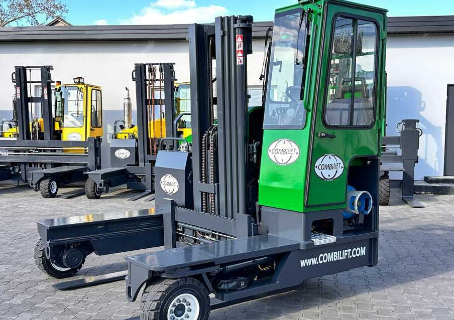 Combilift C4000 / TRIPLEX / 4900MM / GAS / FREE LIFT / FORK SIDE SHIFT / LIKE NEW - Vierwegstapler: das Bild 1 Combilift C4000 / TRIPLEX / 4900MM / GAS / FREE LIFT / FORK SIDE SHIFT / LIKE NEW - Vierwegstapler: das Bild 1