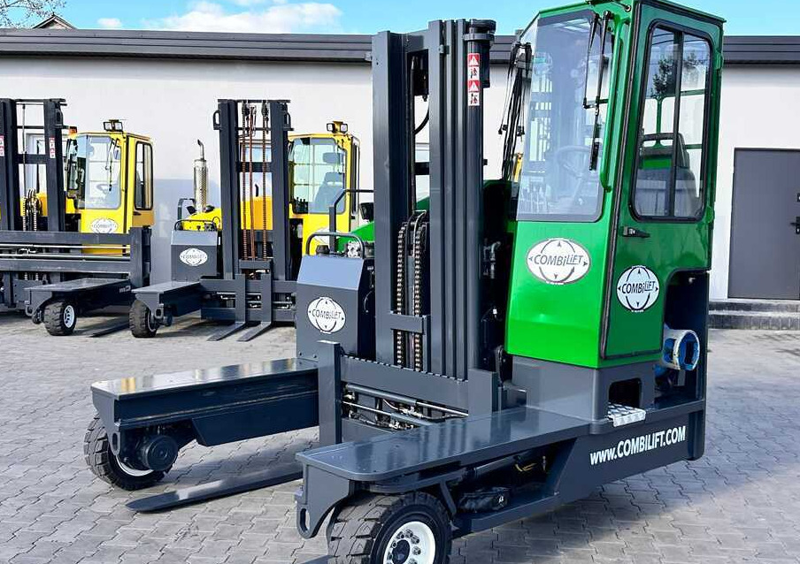 Combilift C4000 / TRIPLEX / 4900MM / GAS / FREE LIFT / FORK SIDE SHIFT / LIKE NEW - Vierwegstapler: das Bild 3 Combilift C4000 / TRIPLEX / 4900MM / GAS / FREE LIFT / FORK SIDE SHIFT / LIKE NEW - Vierwegstapler: das Bild 3