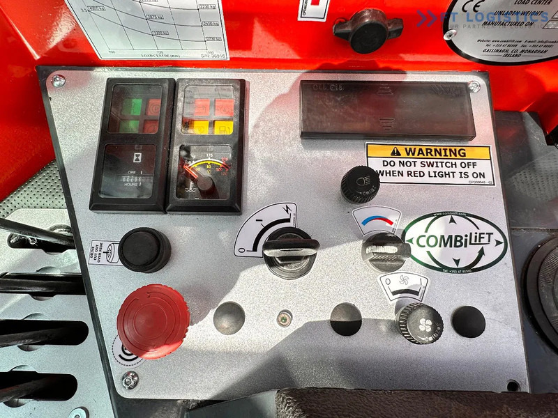 Vierwegstapler Combilift C4000 / TRIPLEX / 9300MM / FREE LIFT / POSITIONER / LPG / CABIN C4000 / TRIPLEX / 9300MM / FREE LIFT / POSITIONER / LPG / CABIN: das Bild 18 Vierwegstapler Combilift C4000 / TRIPLEX / 9300MM / FREE LIFT / POSITIONER / LPG / CABIN C4000 / TRIPLEX / 9300MM / FREE LIFT / POSITIONER / LPG / CABIN: das Bild 18