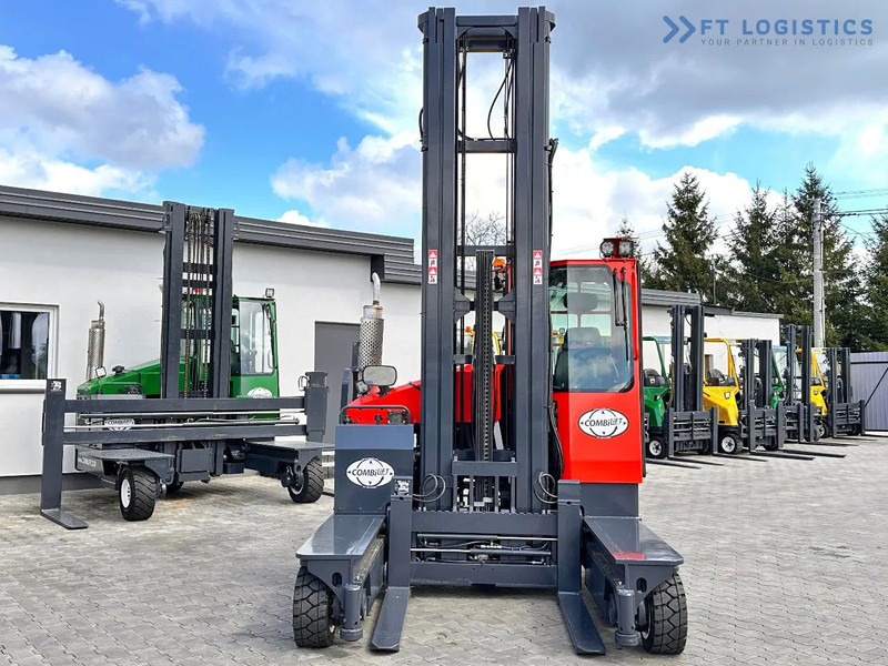 Vierwegstapler Combilift C4000 / TRIPLEX / 9300MM / FREE LIFT / POSITIONER / LPG / CABIN C4000 / TRIPLEX / 9300MM / FREE LIFT / POSITIONER / LPG / CABIN: das Bild 6 Vierwegstapler Combilift C4000 / TRIPLEX / 9300MM / FREE LIFT / POSITIONER / LPG / CABIN C4000 / TRIPLEX / 9300MM / FREE LIFT / POSITIONER / LPG / CABIN: das Bild 6