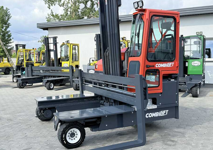 Combilift C4500 / DIESEL / TRIPLEX - 6420MM / FREE-LIFT / WIDE FORK POSITIONER - Vierwegstapler: das Bild 1 Combilift C4500 / DIESEL / TRIPLEX - 6420MM / FREE-LIFT / WIDE FORK POSITIONER - Vierwegstapler: das Bild 1