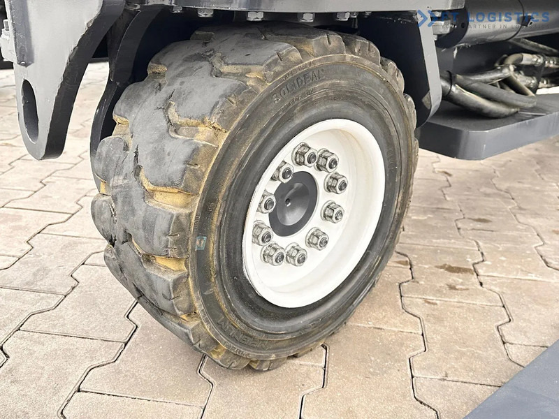 Vierwegstapler Combilift C4500 / DUPLEX / 4050MM / DIESEL / WIDE POSITIONER / FREE LIFT C4500 / DUPLEX / 4050MM / DIESEL / WIDE POSITIONER / FREE LIFT: das Bild 5 Vierwegstapler Combilift C4500 / DUPLEX / 4050MM / DIESEL / WIDE POSITIONER / FREE LIFT C4500 / DUPLEX / 4050MM / DIESEL / WIDE POSITIONER / FREE LIFT: das Bild 5