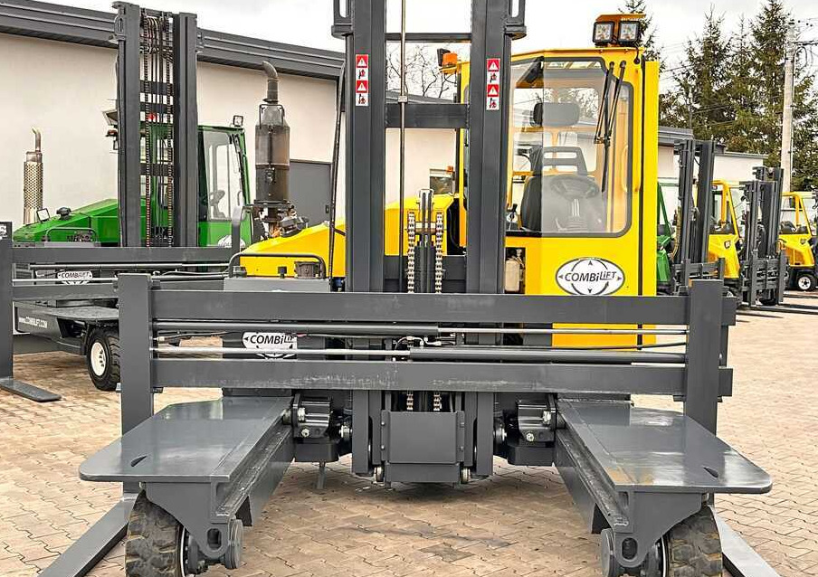 Combilift C4500 / DUPLEX / 4050MM / DIESEL / WIDE POSITIONER / FREE LIFT / SIDESHIFT / LIKE NEW - Vierwegstapler: das Bild 4 Combilift C4500 / DUPLEX / 4050MM / DIESEL / WIDE POSITIONER / FREE LIFT / SIDESHIFT / LIKE NEW - Vierwegstapler: das Bild 4