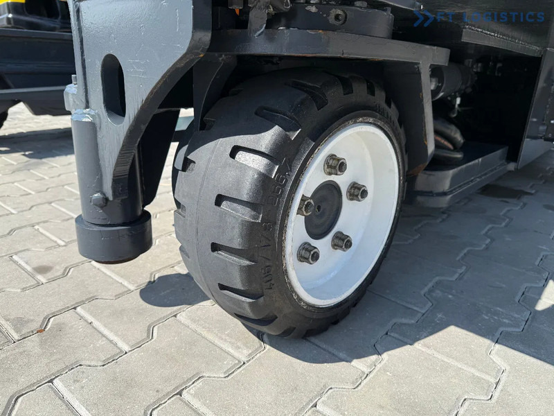 Combilift C5000E / ELECTRIC / TRIPLEX 8300MM / FULL FREE LIFT / WIDE FORK POSITIONER / SIDE SHIFT / BATTERY LIKE NEW C5000E / ELECTRIC / T - Vierwegstapler: das Bild 3 Combilift C5000E / ELECTRIC / TRIPLEX 8300MM / FULL FREE LIFT / WIDE FORK POSITIONER / SIDE SHIFT / BATTERY LIKE NEW C5000E / ELECTRIC / T - Vierwegstapler: das Bild 3