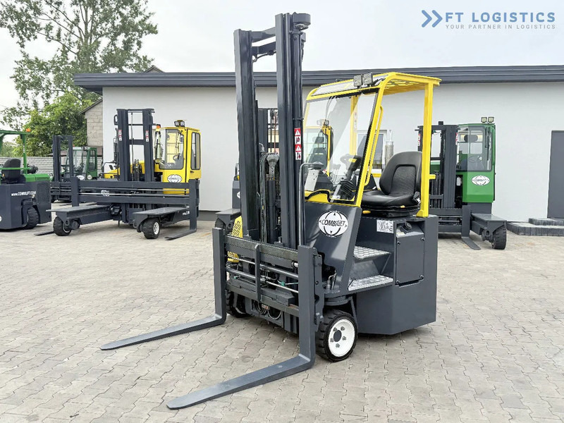Combilift CB2500 / DUPLEX / 4100MM / DIESEL / FREE LIFT / FORK POSITIONER / SIDE SHIFT / LIKE NEW / Wide range of four-way and side loader - Vierwegstapler: das Bild 3 Combilift CB2500 / DUPLEX / 4100MM / DIESEL / FREE LIFT / FORK POSITIONER / SIDE SHIFT / LIKE NEW / Wide range of four-way and side loader - Vierwegstapler: das Bild 3