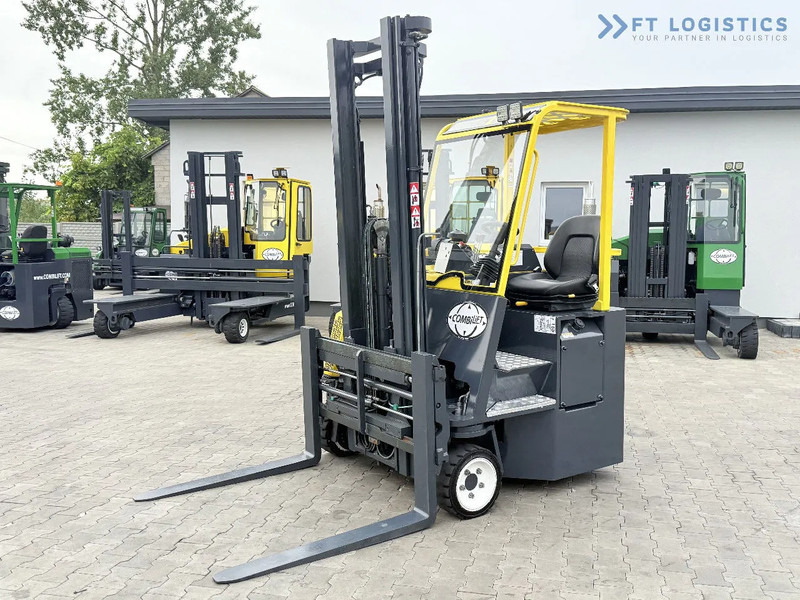 Combilift CB2500 / DUPLEX / 4100MM / DIESEL / FREE LIFT / FORK POSITIONER / SIDE SHIFT / LIKE NEW / Wide range of four-way and side loader - Vierwegstapler: das Bild 1 Combilift CB2500 / DUPLEX / 4100MM / DIESEL / FREE LIFT / FORK POSITIONER / SIDE SHIFT / LIKE NEW / Wide range of four-way and side loader - Vierwegstapler: das Bild 1