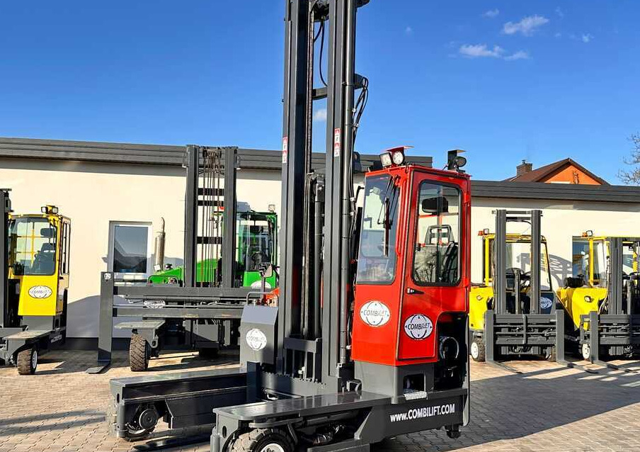 Combilift COMBILIFT C4000 – TRIPLEX 9300 mm – Year 2017 – GAS – FREE LIFT – FORK SIDE SHIFT – CONDITION 5/5 - Vierwegstapler: das Bild 1 Combilift COMBILIFT C4000 – TRIPLEX 9300 mm – Year 2017 – GAS – FREE LIFT – FORK SIDE SHIFT – CONDITION 5/5 - Vierwegstapler: das Bild 1