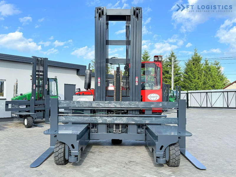 Combilift Combilift Wózki 4-kierunkowe C8000 / GAS / TRIPLEX 8300 / WIDE FORK POSITIRONER / FREE-LIFT / A comprehensive range of four-way - Vierwegstapler: das Bild 4 Combilift Combilift Wózki 4-kierunkowe C8000 / GAS / TRIPLEX 8300 / WIDE FORK POSITIRONER / FREE-LIFT / A comprehensive range of four-way - Vierwegstapler: das Bild 4