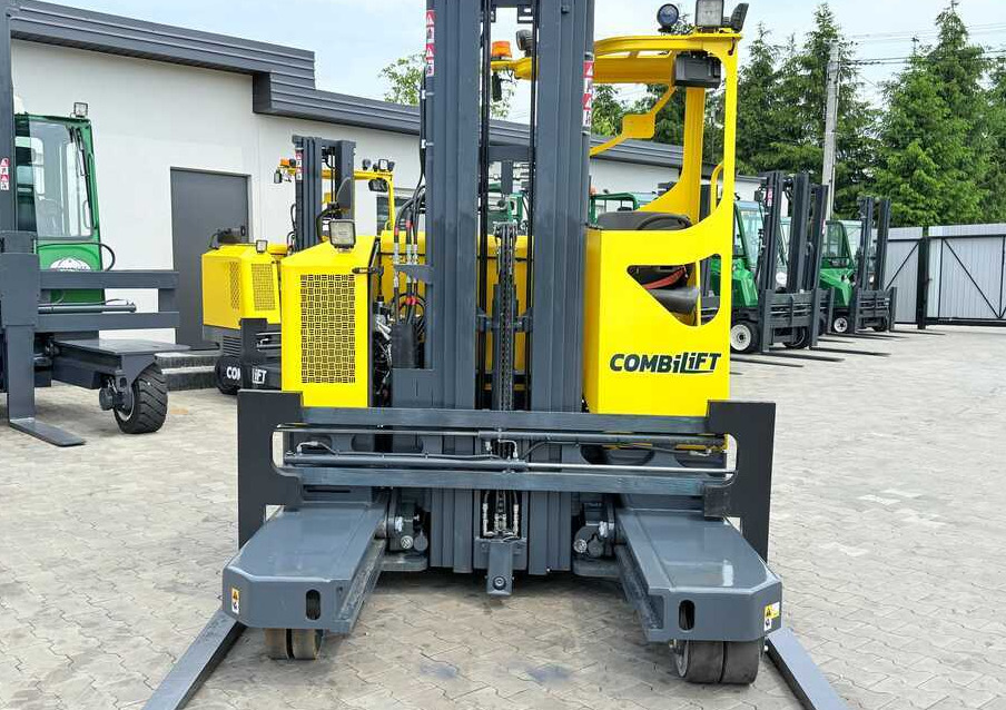Combilift MR / ELECTRIC / TRIPLEX – 6000MM / FULL FREE LIFT / WIDE POSITIONER / FORK SIDESHIFT / ONLY 1400 HOURS / LIKE NEW - Vierwegstapler: das Bild 4 Combilift MR / ELECTRIC / TRIPLEX – 6000MM / FULL FREE LIFT / WIDE POSITIONER / FORK SIDESHIFT / ONLY 1400 HOURS / LIKE NEW - Vierwegstapler: das Bild 4