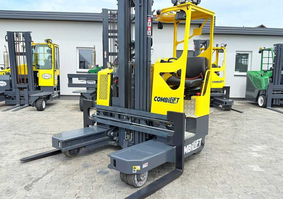 Combilift MR / ELECTRIC / TRIPLEX – 6000MM / FULL FREE LIFT / WIDE POSITIONER / FORK SIDESHIFT / ONLY 1400 HOURS / LIKE NEW - Vierwegstapler: das Bild 2 Combilift MR / ELECTRIC / TRIPLEX – 6000MM / FULL FREE LIFT / WIDE POSITIONER / FORK SIDESHIFT / ONLY 1400 HOURS / LIKE NEW - Vierwegstapler: das Bild 2