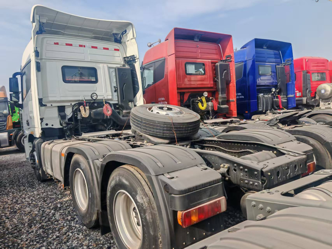 Auman 6×4 - Fahrgestell Anhänger: das Bild 3 Auman 6×4 - Fahrgestell Anhänger: das Bild 3