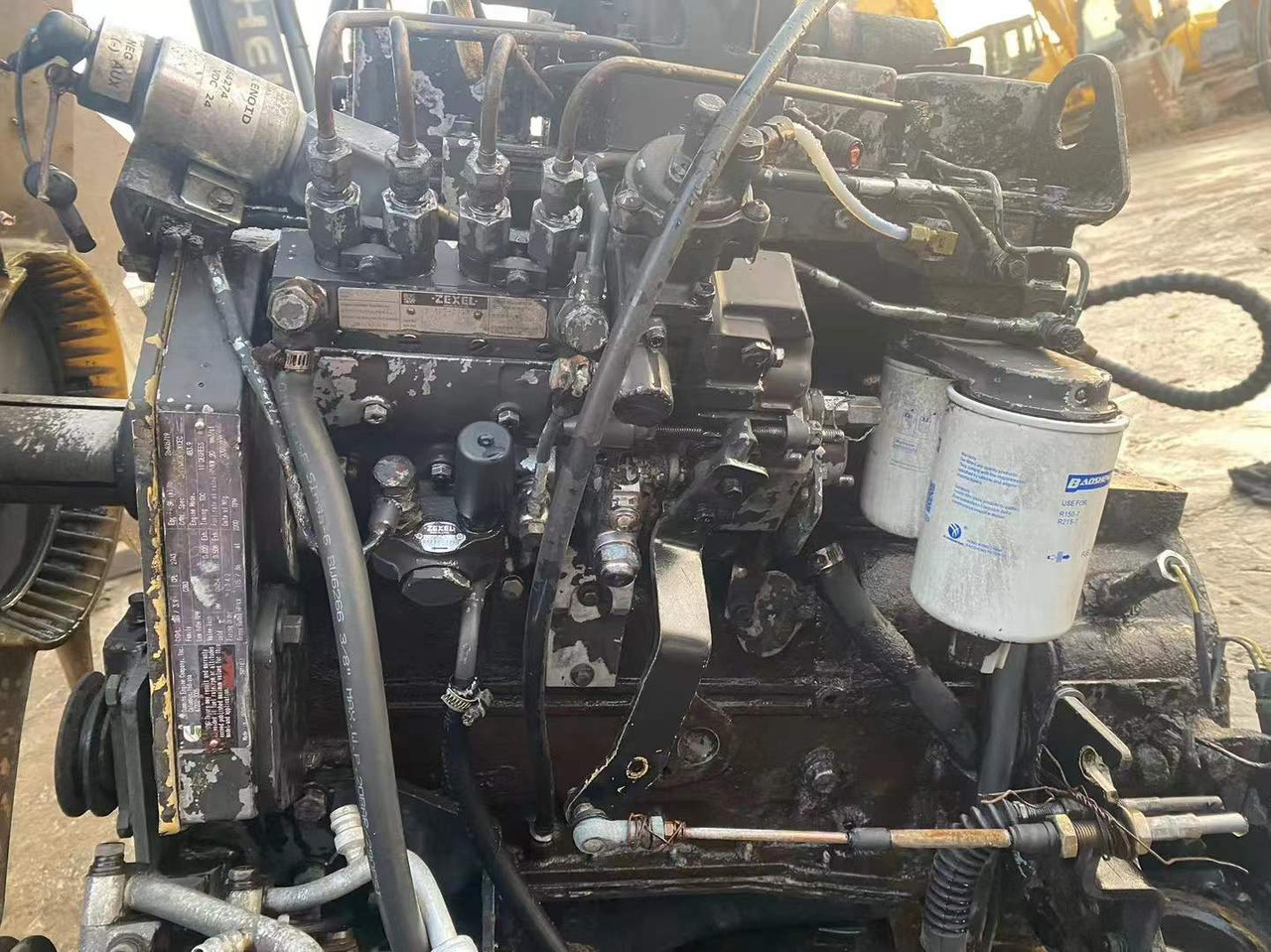 CUMMINS 4BT3.9 - Motor für Minibagger: das Bild 4 CUMMINS 4BT3.9 - Motor für Minibagger: das Bild 4