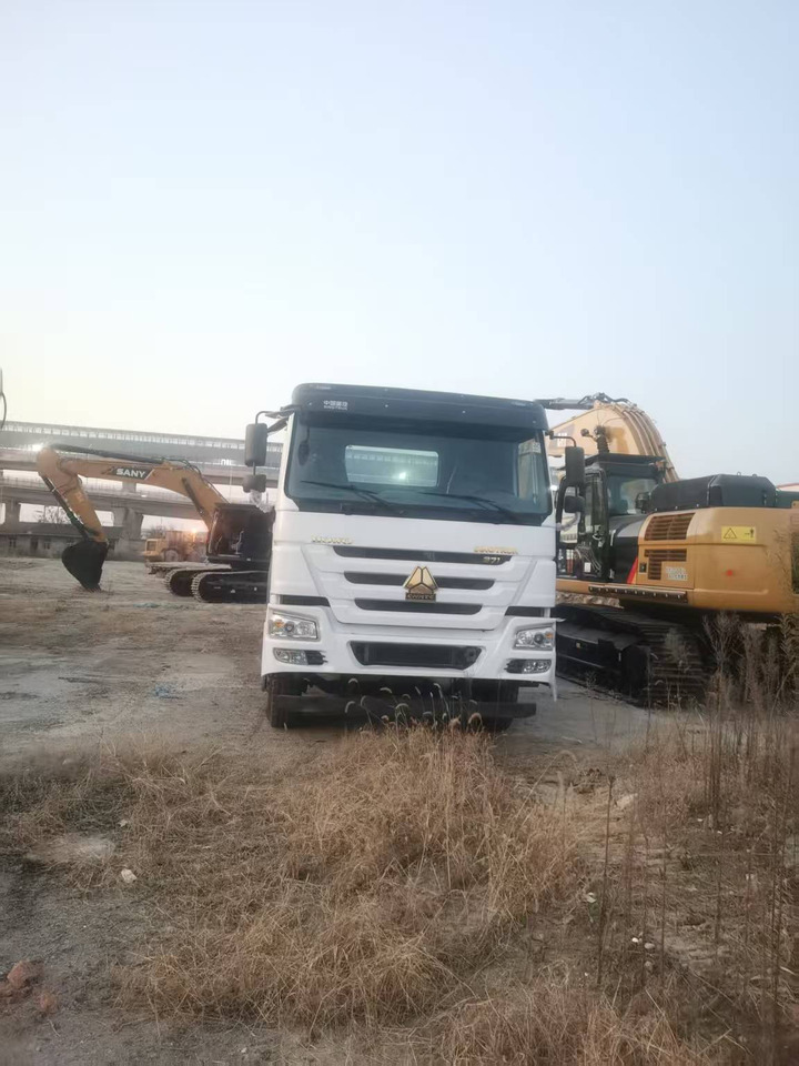 HOWO tow truck - Autokran: das Bild 4 HOWO tow truck - Autokran: das Bild 4