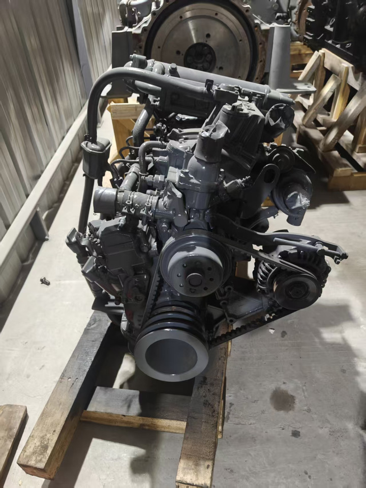 KOMATSU 4LE2 - Motor für Minibagger: das Bild 1 KOMATSU 4LE2 - Motor für Minibagger: das Bild 1