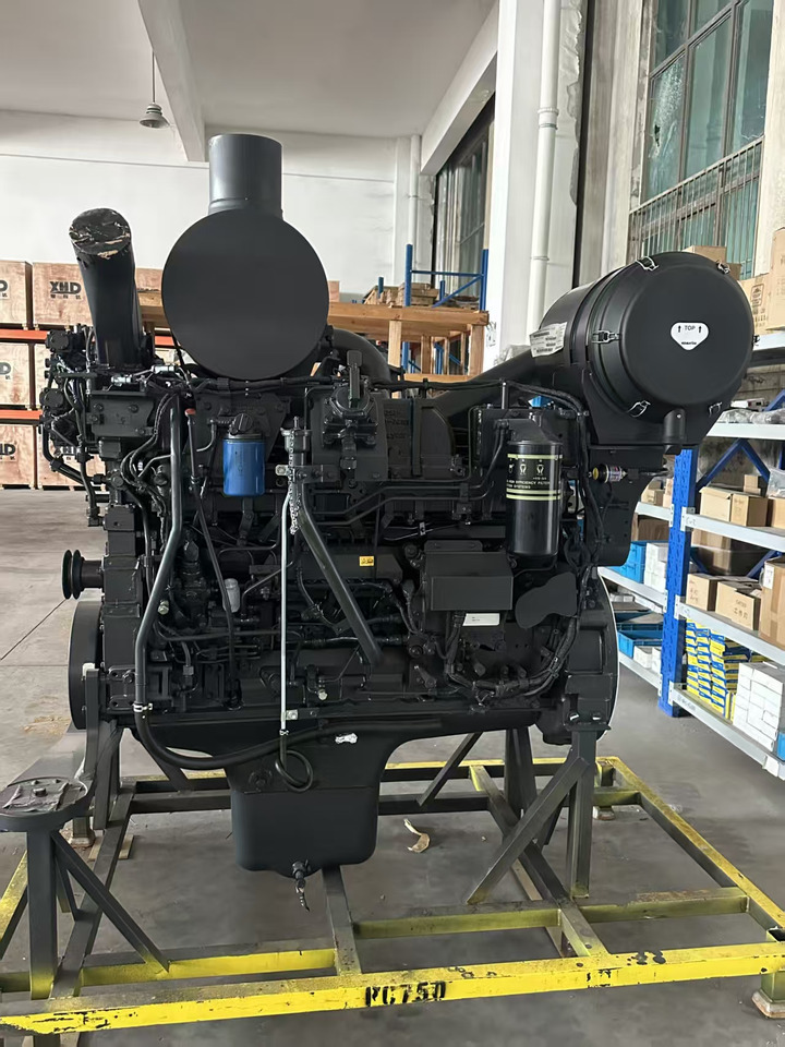 KOMATSU 6D140E-5 - Motor für Bagger: das Bild 2 KOMATSU 6D140E-5 - Motor für Bagger: das Bild 2