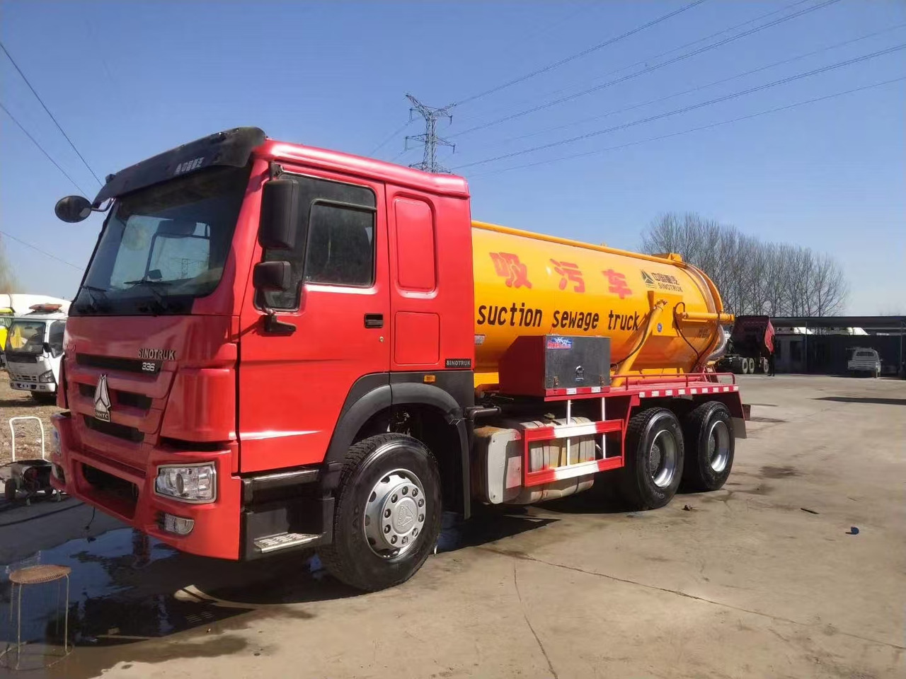 SINOTRUK SINOTRUK 336 suction sewage truck - Containerwagen/ Wechselfahrgestell LKW: das Bild 2 SINOTRUK SINOTRUK 336 suction sewage truck - Containerwagen/ Wechselfahrgestell LKW: das Bild 2