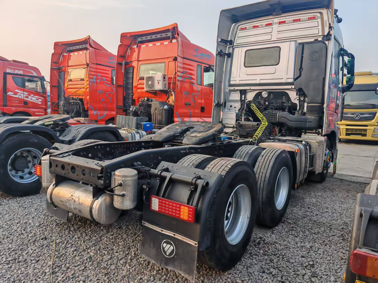 Sattelzugmaschine AUMAN 560HP: das Bild 6