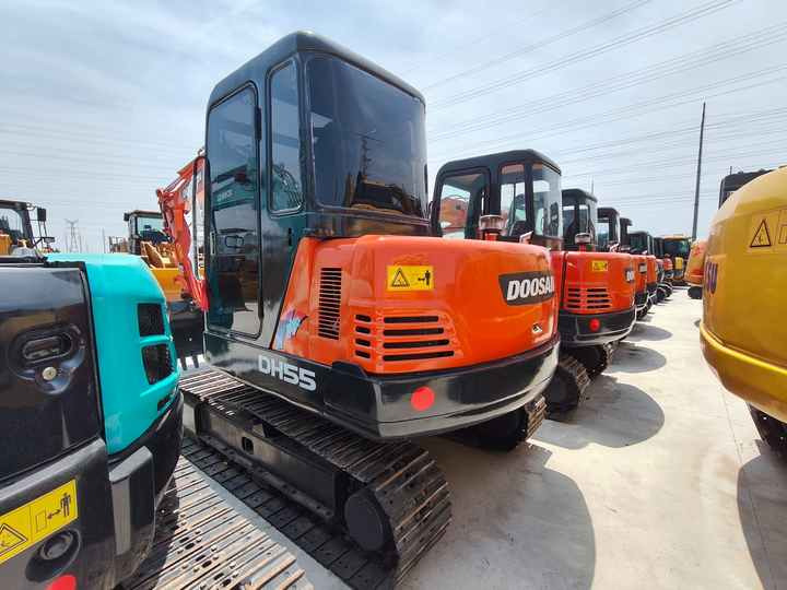 90% New Mini Excavator Doosan DH55, 5-Ton Mini Used Doosan Excavator with Low Price and Good Quality - Minibagger: das Bild 3 90% New Mini Excavator Doosan DH55, 5-Ton Mini Used Doosan Excavator with Low Price and Good Quality - Minibagger: das Bild 3