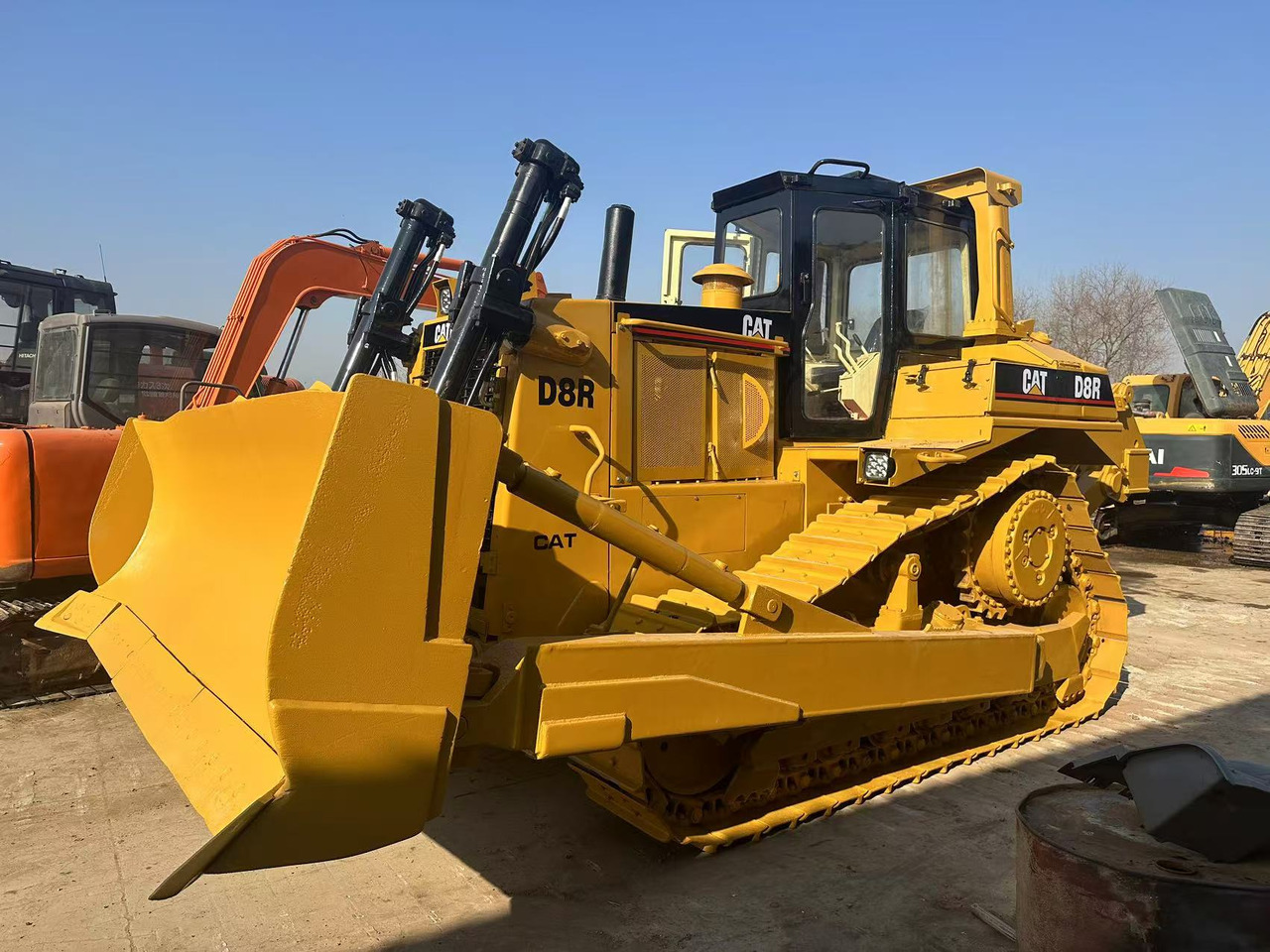 CATERPILLAR Used Bulldozer D8R Hotsale D6R D7G - Bulldozer: das Bild 1 CATERPILLAR Used Bulldozer D8R Hotsale D6R D7G - Bulldozer: das Bild 1