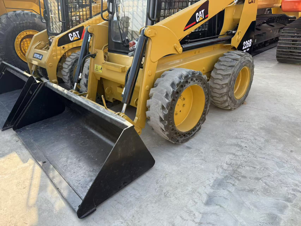 CATERPILLAR Used Mini Small CAT226B Skid Steer Loader in Stock with Best Review for Sale - Kompaktlader: das Bild 4 CATERPILLAR Used Mini Small CAT226B Skid Steer Loader in Stock with Best Review for Sale - Kompaktlader: das Bild 4