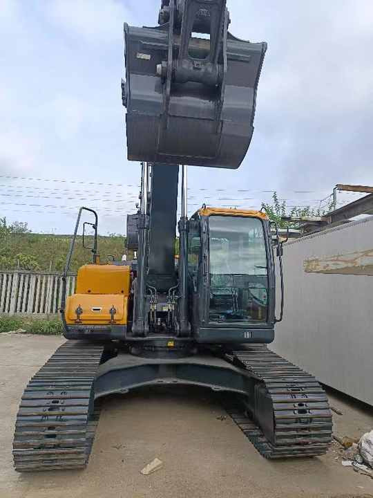 Hyundai Digger 225lvs Second Hand Korea Made High Performance Machine Hyundai Excavator for Sale - Kettenbagger: das Bild 3 Hyundai Digger 225lvs Second Hand Korea Made High Performance Machine Hyundai Excavator for Sale - Kettenbagger: das Bild 3