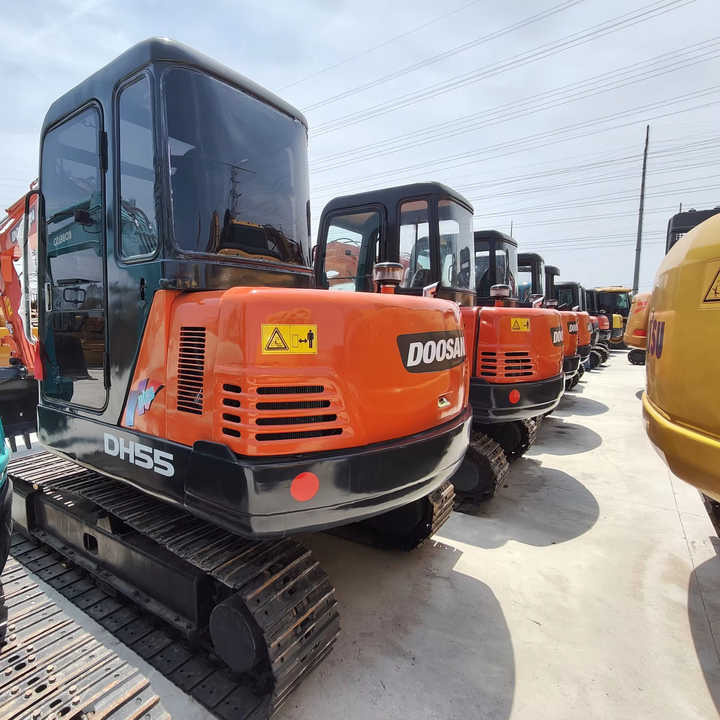Korea Made Doosan Dh55 Excavator , 60ton 70ton 80ton 90ton Digger , Original Doosan Excavator Machinery - Bagger: das Bild 1 Korea Made Doosan Dh55 Excavator , 60ton 70ton 80ton 90ton Digger , Original Doosan Excavator Machinery - Bagger: das Bild 1