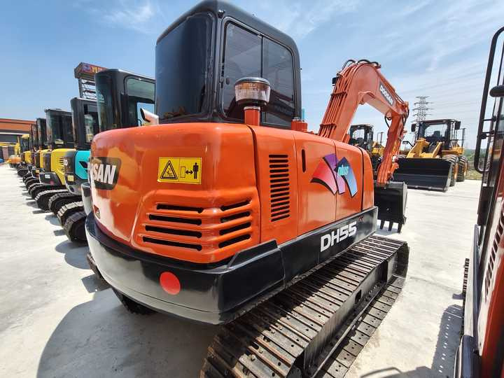 Korea Made Doosan Dh55 Excavator , 60ton 70ton 80ton 90ton Digger , Original Doosan Excavator Machinery - Bagger: das Bild 2 Korea Made Doosan Dh55 Excavator , 60ton 70ton 80ton 90ton Digger , Original Doosan Excavator Machinery - Bagger: das Bild 2
