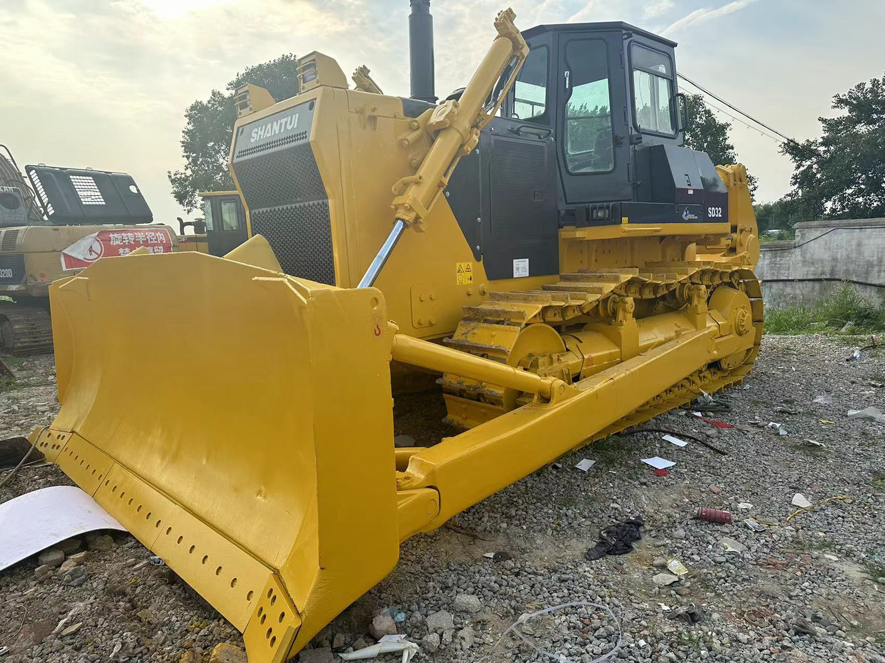 SHANTUI SD32 Used Machine Construction Bulldozer - Bulldozer: das Bild 1 SHANTUI SD32 Used Machine Construction Bulldozer - Bulldozer: das Bild 1