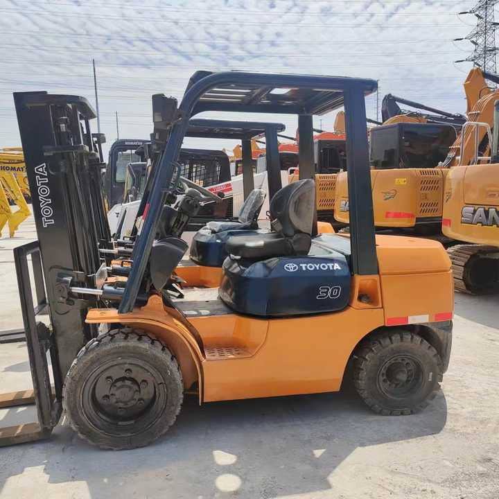 Secod Hand Japanese Brand Toyota 30 Forklift Mini 3 Ton Forklift with Good Performance and Less Working Time for Sale - Gabelstapler: das Bild 3 Secod Hand Japanese Brand Toyota 30 Forklift Mini 3 Ton Forklift with Good Performance and Less Working Time for Sale - Gabelstapler: das Bild 3