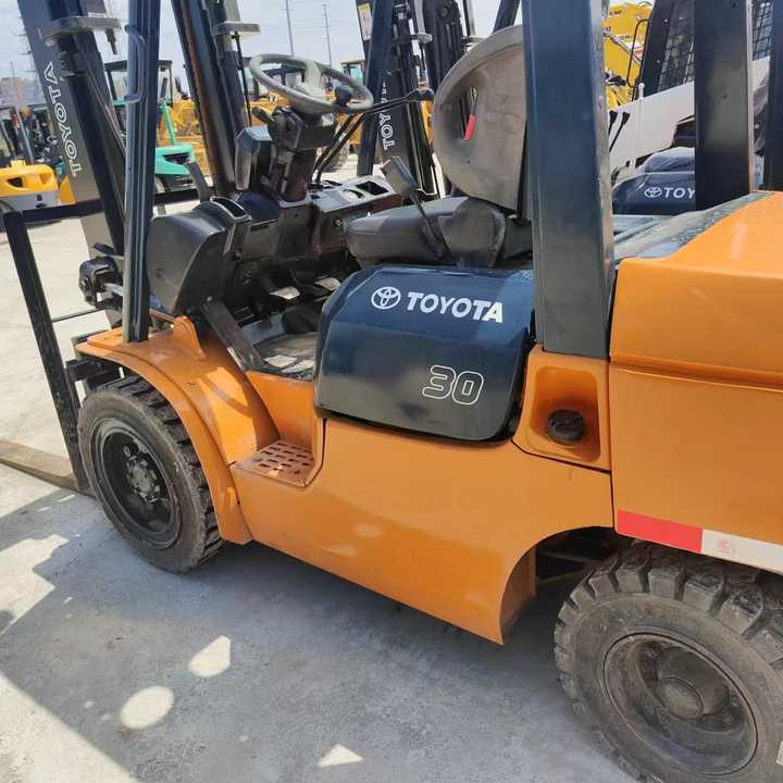 Secod Hand Japanese Brand Toyota 30 Forklift Mini 3 Ton Forklift with Good Performance and Less Working Time for Sale - Gabelstapler: das Bild 5 Secod Hand Japanese Brand Toyota 30 Forklift Mini 3 Ton Forklift with Good Performance and Less Working Time for Sale - Gabelstapler: das Bild 5