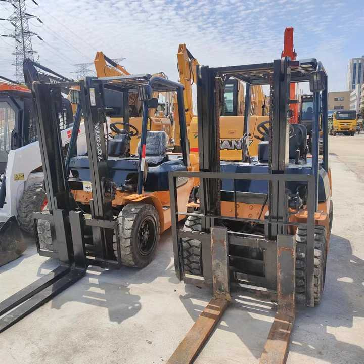 Secod Hand Japanese Brand Toyota 30 Forklift Mini 3 Ton Forklift with Good Performance and Less Working Time for Sale - Gabelstapler: das Bild 2 Secod Hand Japanese Brand Toyota 30 Forklift Mini 3 Ton Forklift with Good Performance and Less Working Time for Sale - Gabelstapler: das Bild 2