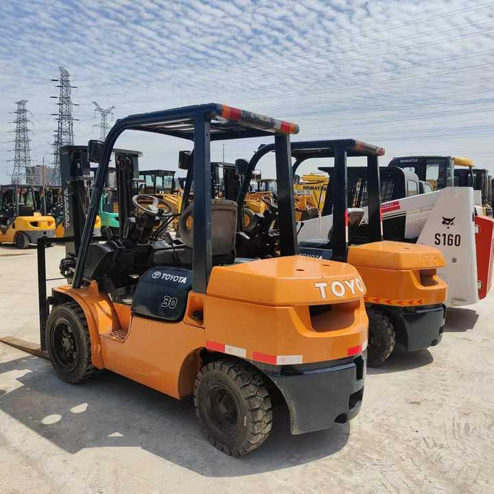 Secod Hand Japanese Brand Toyota 30 Forklift Mini 3 Ton Forklift with Good Performance and Less Working Time for Sale - Gabelstapler: das Bild 1 Secod Hand Japanese Brand Toyota 30 Forklift Mini 3 Ton Forklift with Good Performance and Less Working Time for Sale - Gabelstapler: das Bild 1