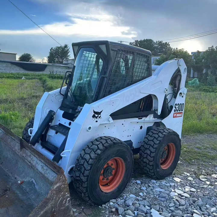Used Bob Cat Bob Cat S300 Used Mini Skid Steer Wheel Loader Multifunctional Track Loaders Bobcat S300 - Radlader: das Bild 5 Used Bob Cat Bob Cat S300 Used Mini Skid Steer Wheel Loader Multifunctional Track Loaders Bobcat S300 - Radlader: das Bild 5